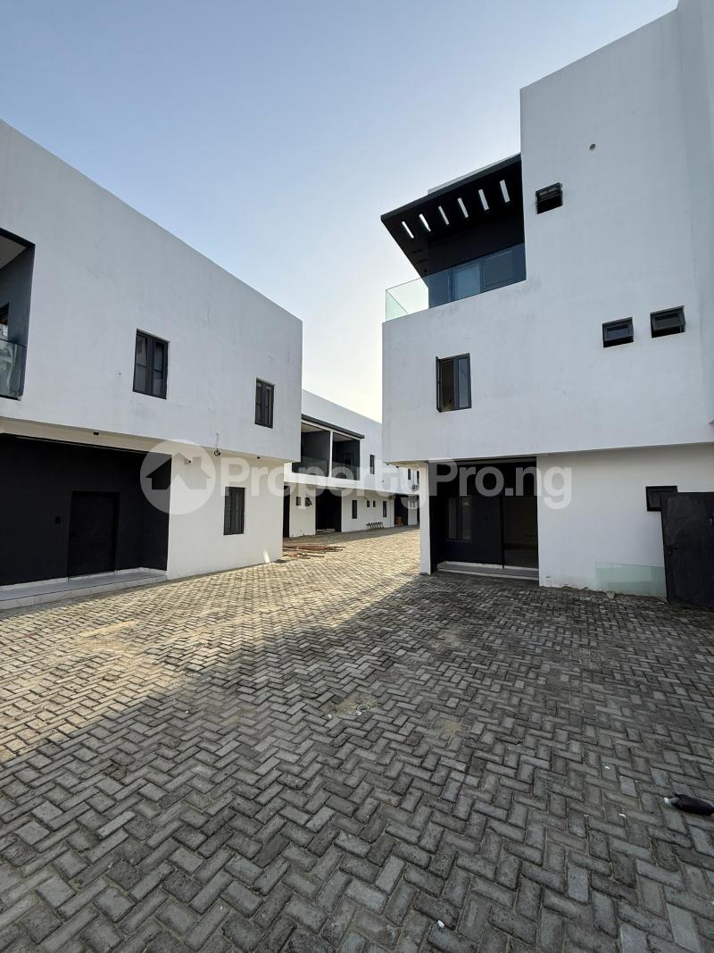 4 bedroom Flat / Apartment for sale Ikota Lekki Lagos
