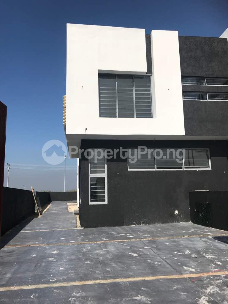 4 bedroom House for rent Pinnock Beach Estate Jakande Lekki Lagos