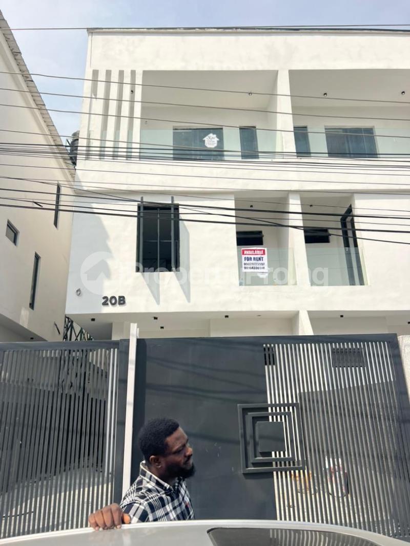 4 bedroom House for rent Agungi Lekki Lagos