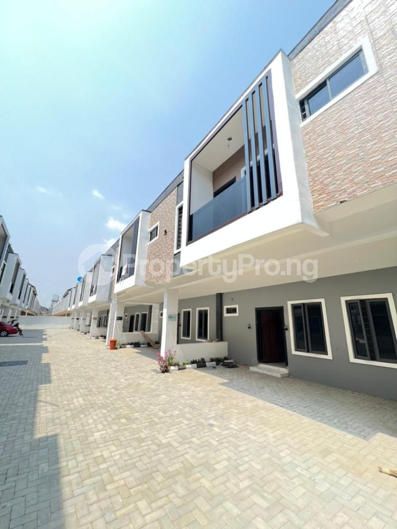 4 bedroom Flat / Apartment for sale chevron Lekki Lagos