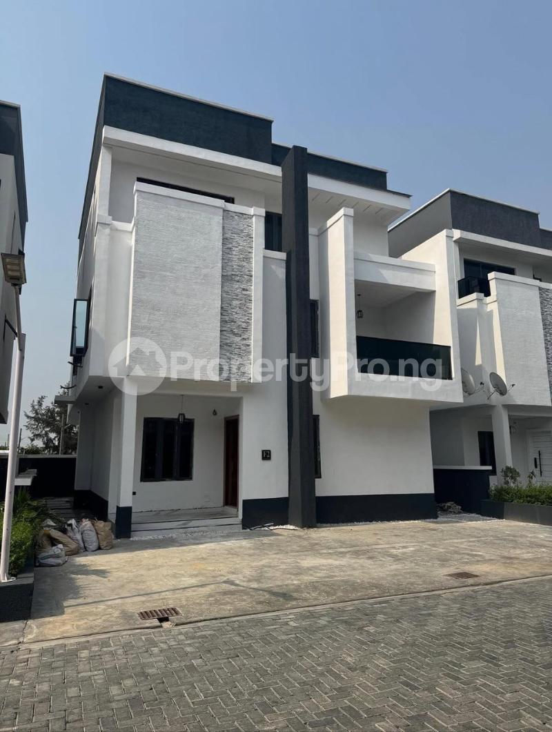 5 bedroom House for sale Beach Resort Estate Osapa london Lekki Lagos
