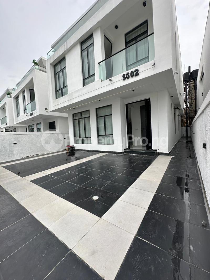 5 bedroom House for rent 2nd Toll Gate Lekki Lagos
