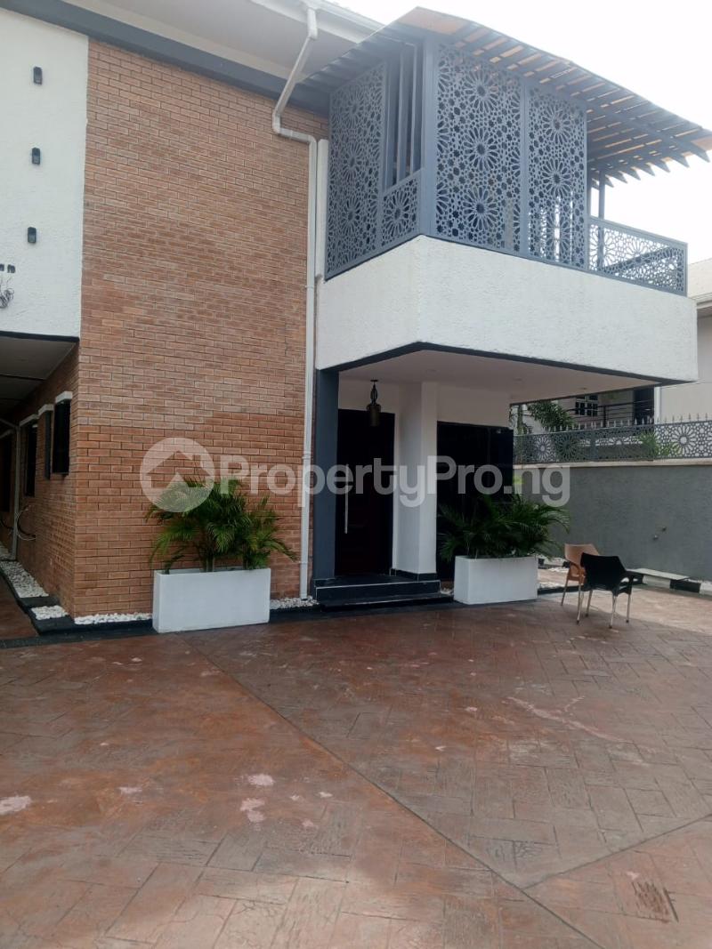 5 bedroom Commercial Property for rent Admiralty Road Lekki Lagos