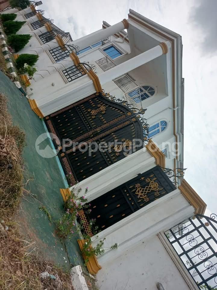 5 bedroom House for sale Ora Community Before Iyowa, Very Close To Oluku Off Benin Akure Road Central Edo