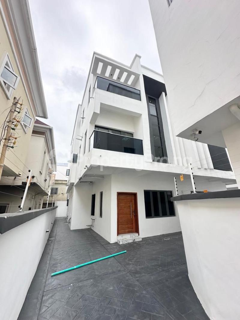 5 bedroom House for rent Ologolo Lekki Lagos