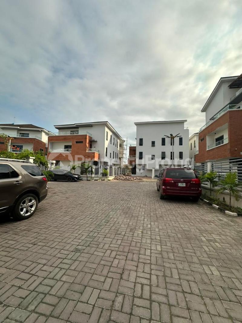 5 bedroom House for rent Periwinkles Estate By Freedom Way, Lekki Phase 1 Lekki Lagos