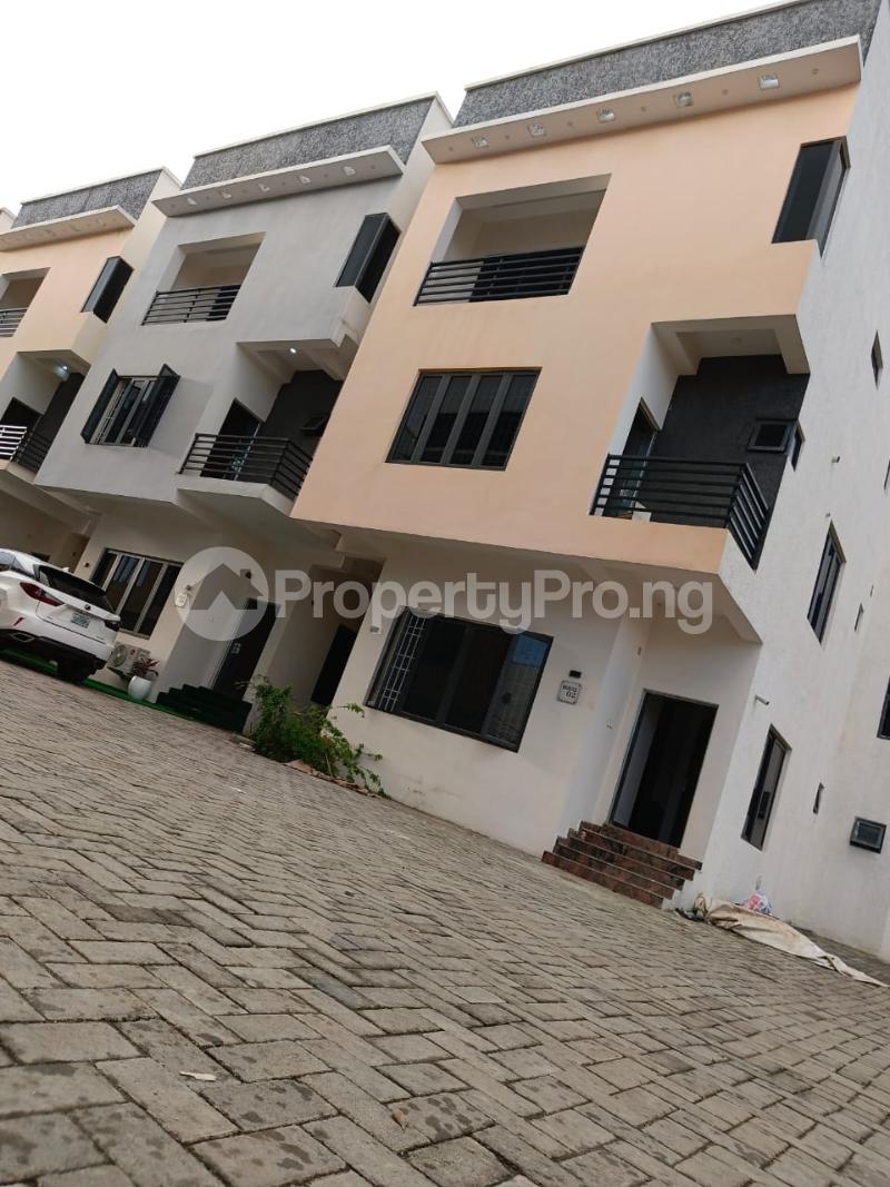 5 bedroom House for rent Diplomatic Zone Life Camp Abuja