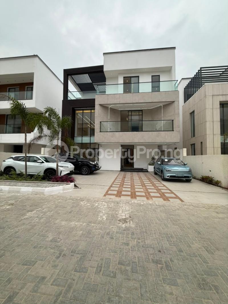 5 bedroom Flat / Apartment for sale Lekki Lagos