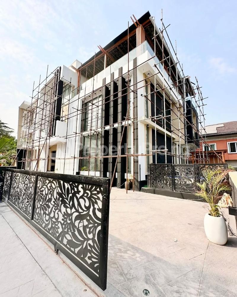 6 bedroom House for sale Ikate Lekki Lagos