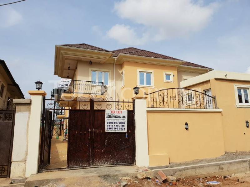 3 bedroom Flat / Apartment for rent Surulere Aletor Millenuim/UPS Gbagada Lagos