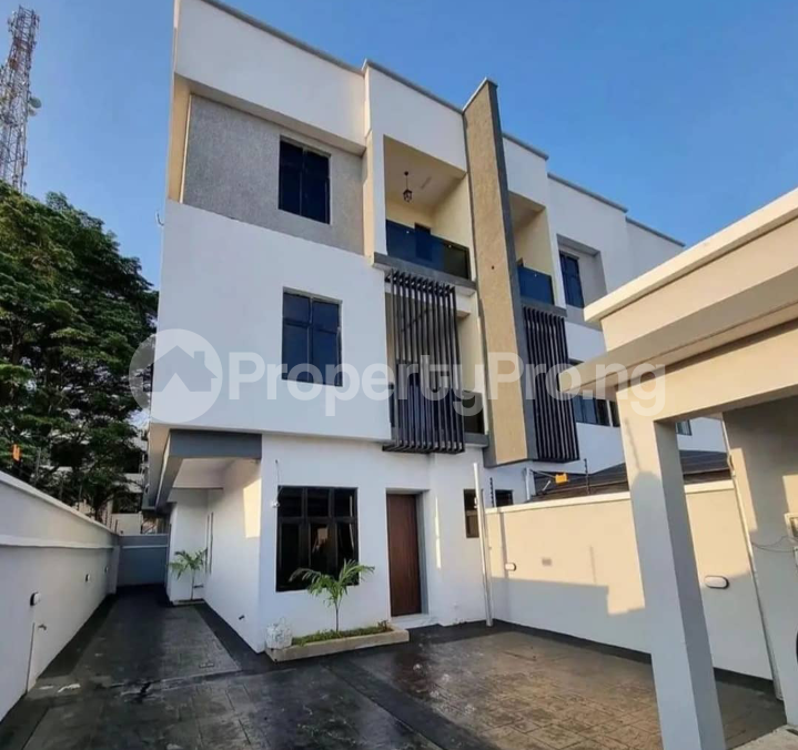 4 bedroom House for sale Off Admiralty Road.. Lekki Phase 1 Lekki Lagos