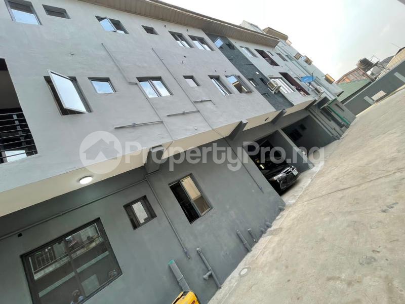 1 bedroom Flat / Apartment for rent Off Coker Estate Ikorodu road(Ilupeju) Ilupeju Lagos