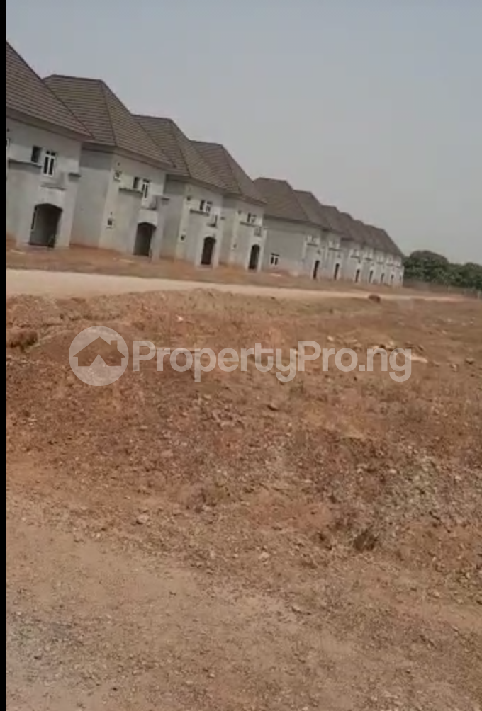 10 bedroom House for sale Airport Road ..kyami Central Area Abuja
