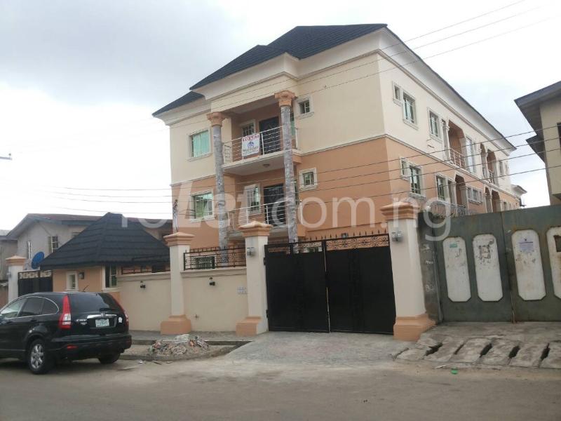 3 bedroom Flat / Apartment for rent Kalejaiye Fola Agoro Yaba Lagos