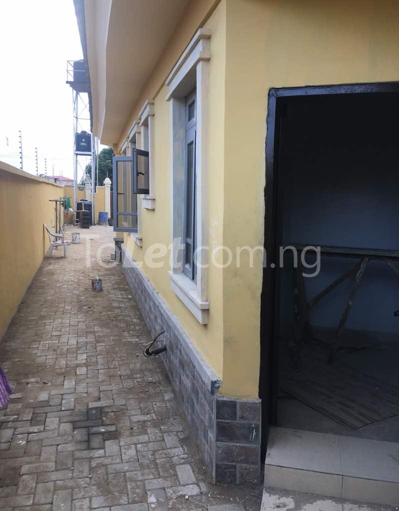 1 bedroom Flat / Apartment for rent Oshifolarin Akoka Yaba Lagos