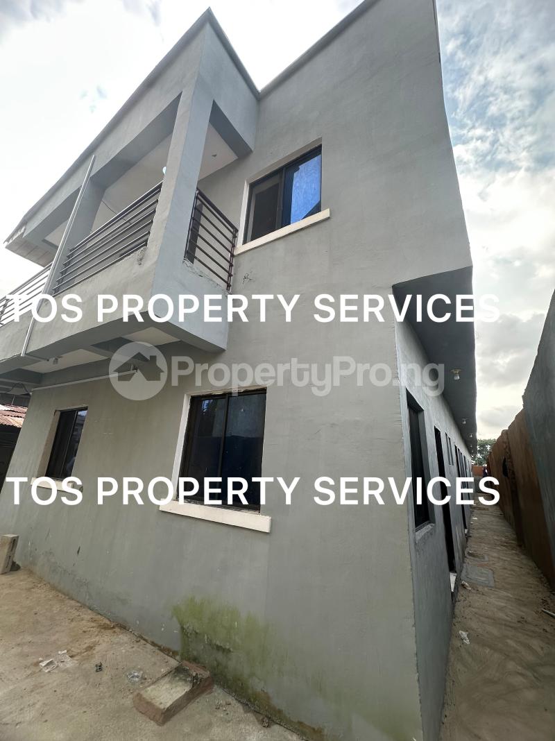 Flat / Apartment for sale Close To Yabatech Jibowu Yaba Lagos