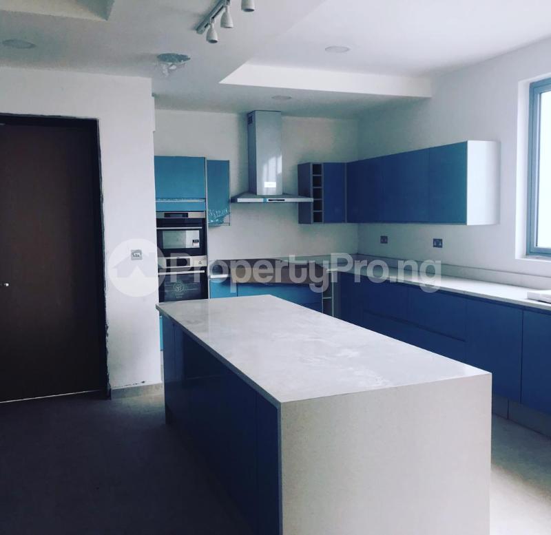 4 bedroom House for sale . Ikoyi Lagos