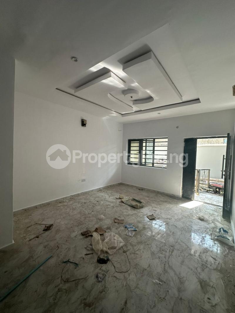 2 bedroom Flat / Apartment for rent Beside Hebron Court, Off Alafara Road, Idi Ishin Extension, Ibadan. *landmarks* • Hebron Court • ?b.i.d Hotel Idishin Ibadan Oyo