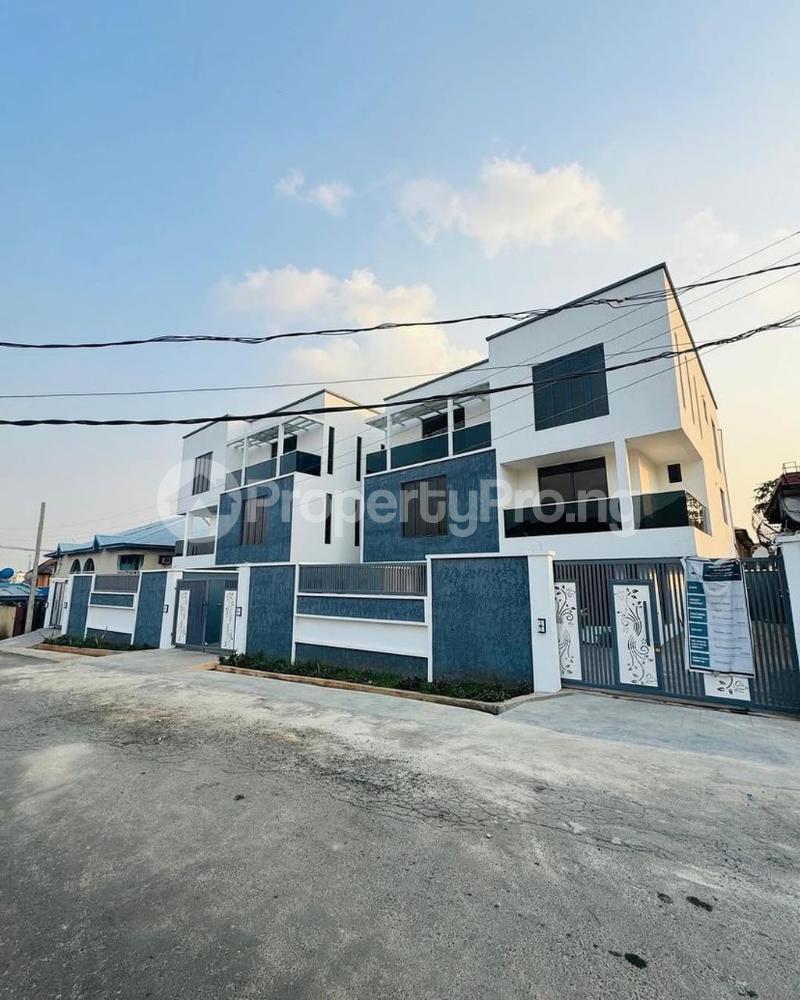 5 bedroom House for sale Omole phase 1 Ojodu Lagos