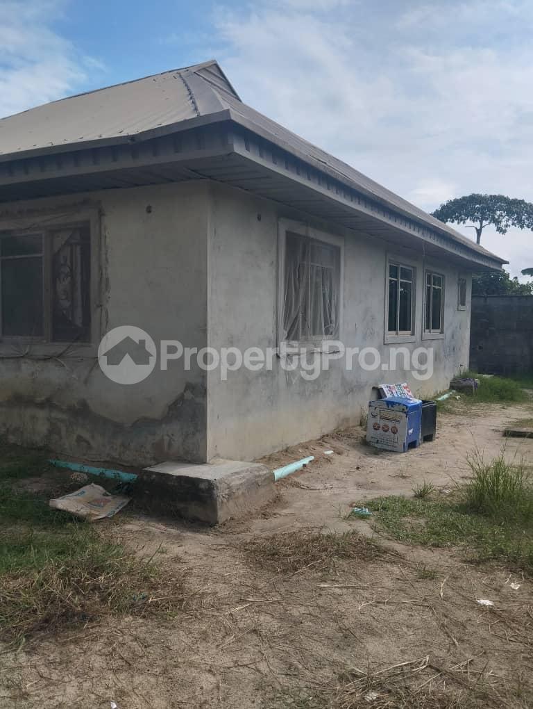3 bedroom House for sale Monastery road Sangotedo Lagos