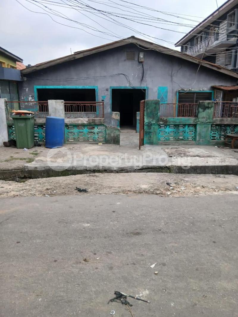 House for sale Obanikoro Shomolu Lagos