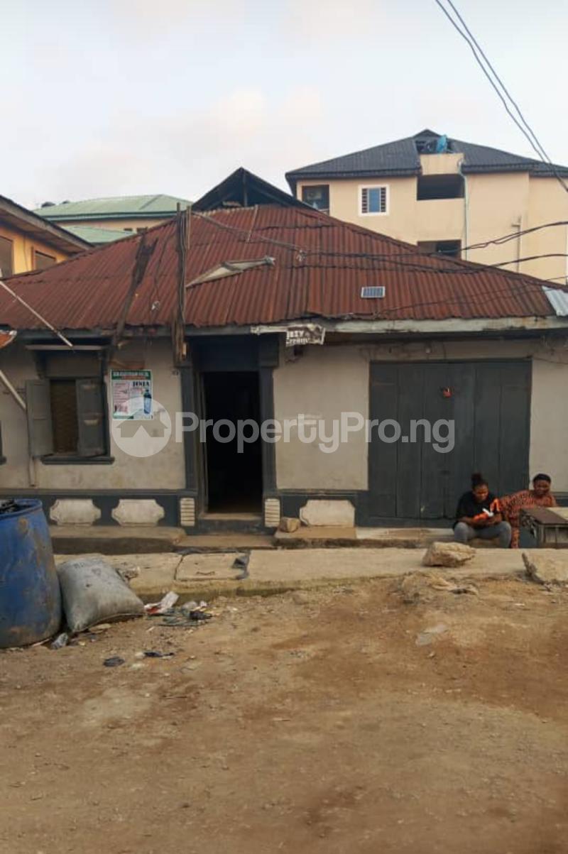 House for sale Adeola Str,off Apata Road, Shomolu Lagos - 0