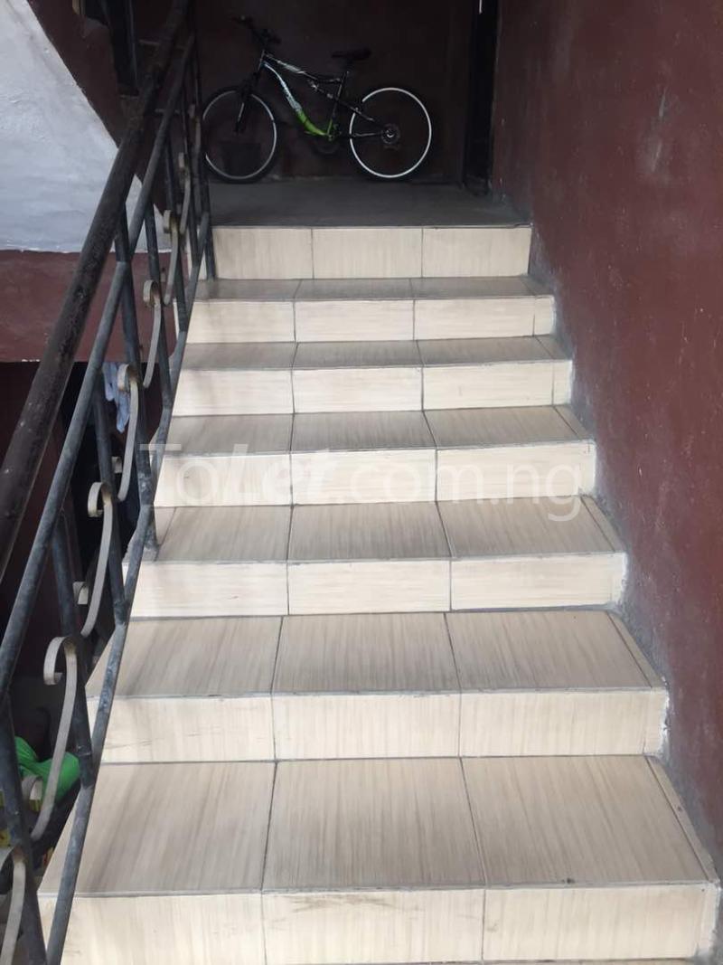 3 bedroom Flat / Apartment for rent   Alagomeji Yaba Lagos