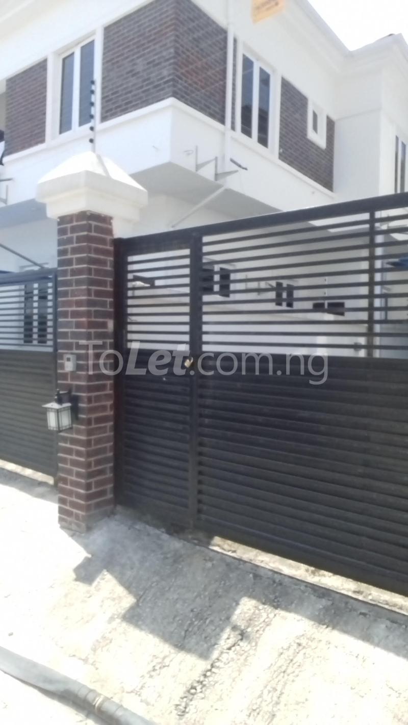 4 bedroom House for sale Chief Rasaq Street, Osapa london Lekki Lagos