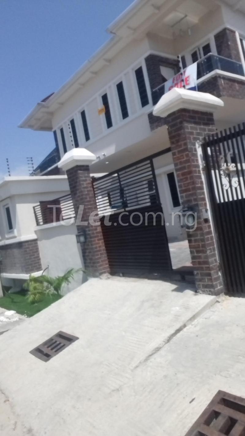 3 bedroom House for sale Chief Badamosi Street, Osapa london Lekki Lagos