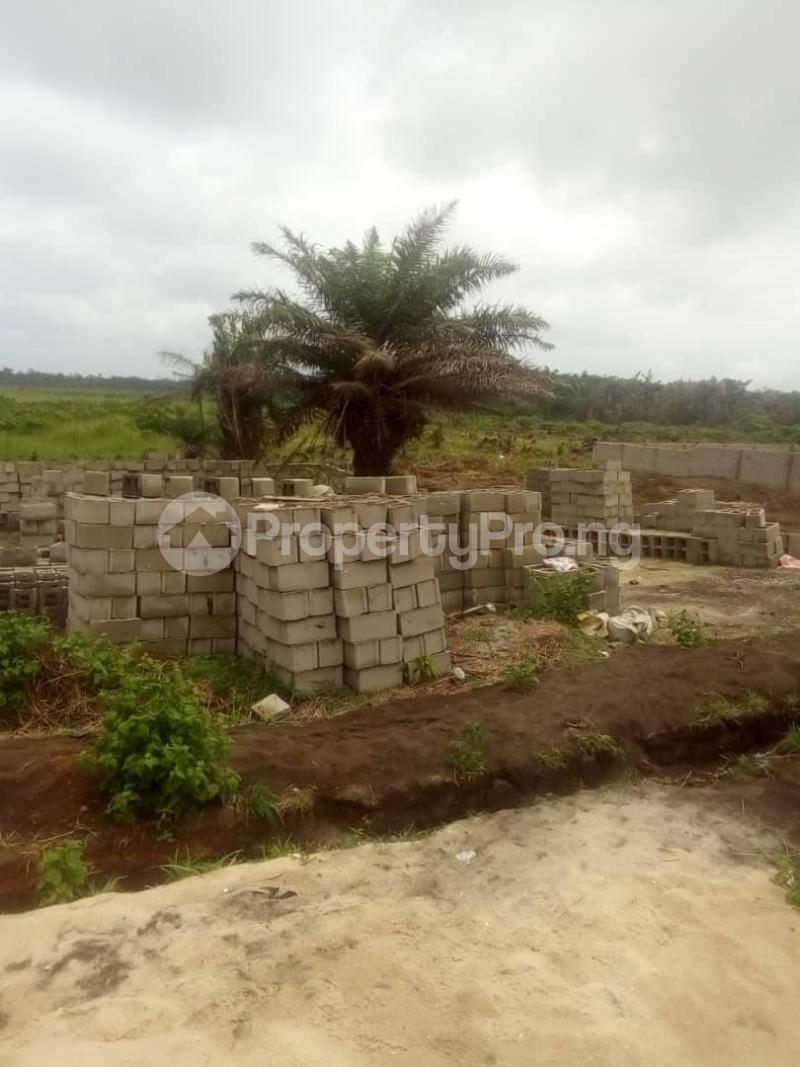 Land for sale Royal Arcade Estate Is Strategically Located At The Center Of Commercial Zone Of Awoyaya Ajah Behind Mayfair Garden, Close To Shoprite Mall, Where You Can Multiple Your Investment And Create Wealth. Awoyaya Ajah Lagos - 0