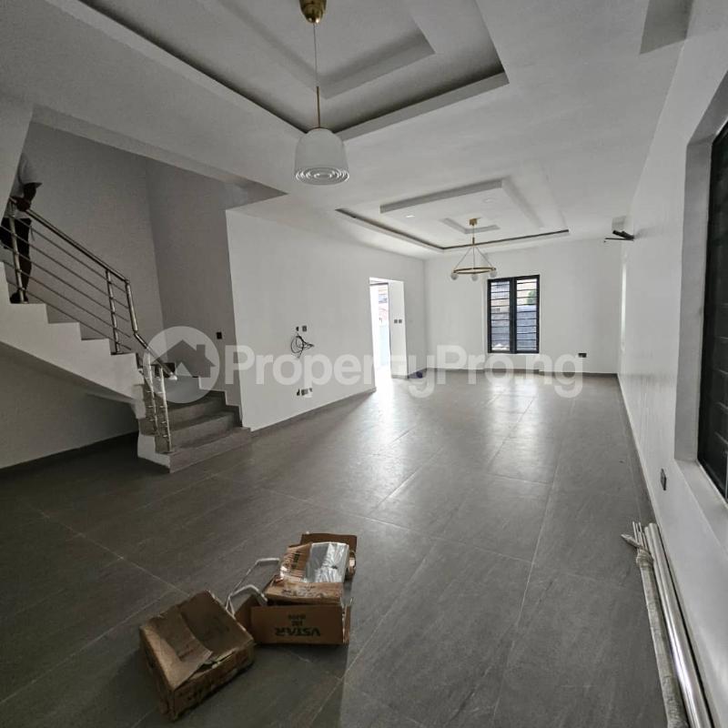 7 bedroom House for sale Shangisha Magodo GRA Phase 2 Kosofe/Ikosi Lagos
