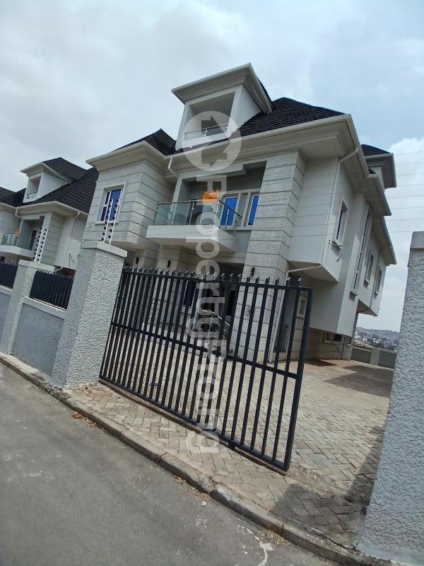5 bedroom House for sale Diplomatic Zone Guzape Abuja