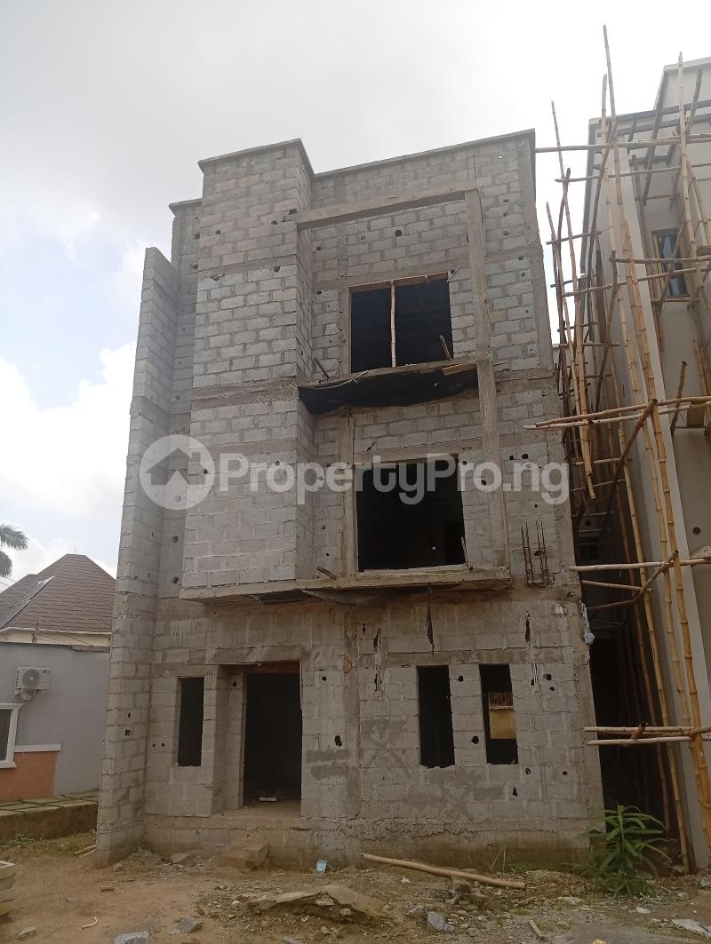 6 bedroom House for sale Estate Dawaki Abuja