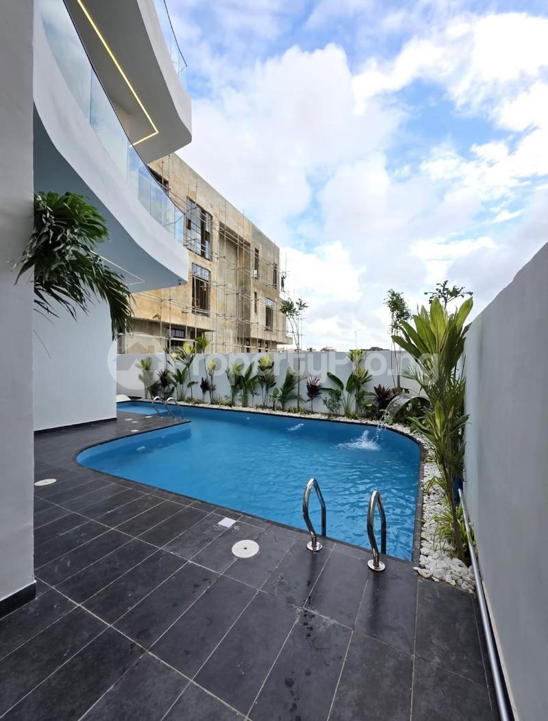 6 bedroom House for sale Lekki Lagos