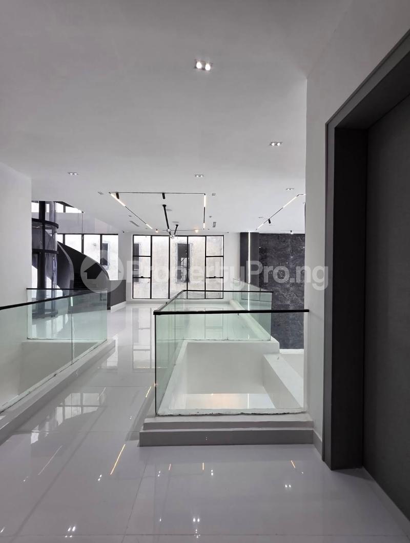 6 bedroom House for sale Lekki Lagos