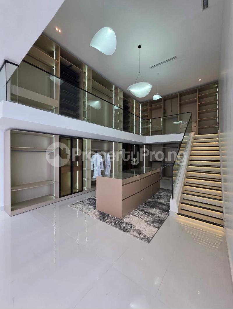 6 bedroom House for sale Lekki Lagos