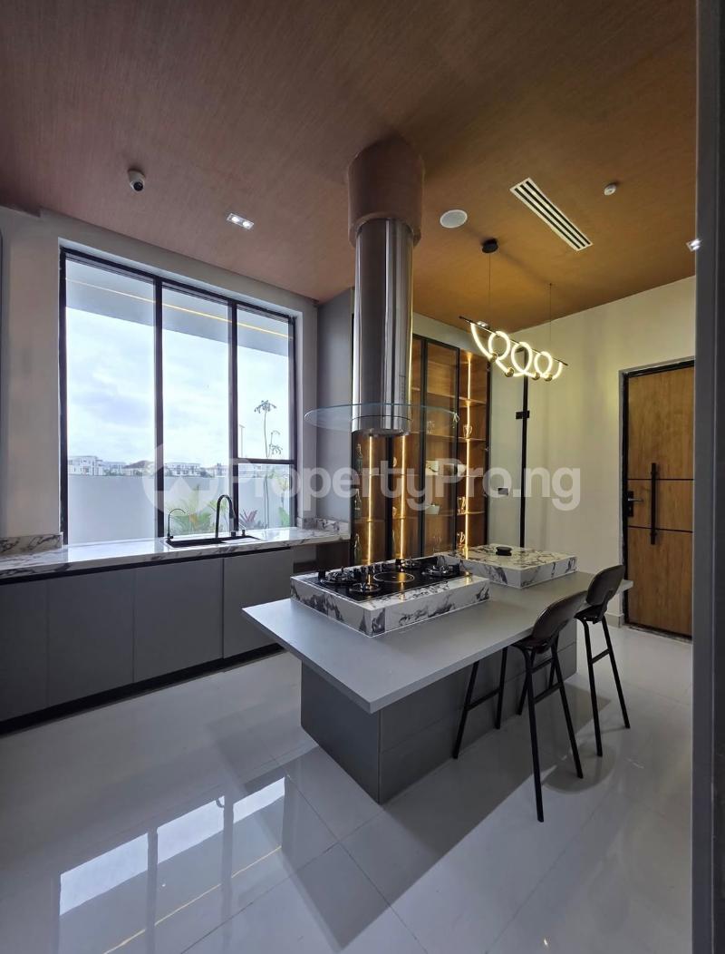 6 bedroom House for sale Lekki Lagos