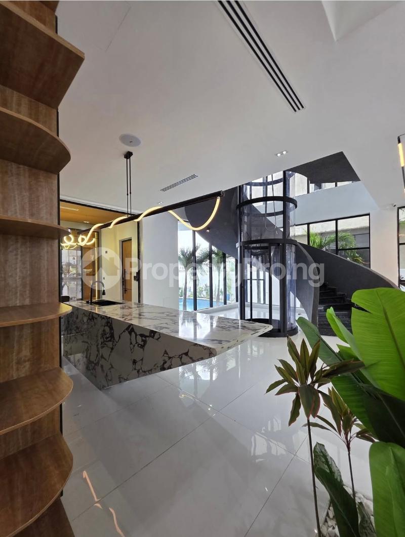 6 bedroom House for sale Lekki Lagos