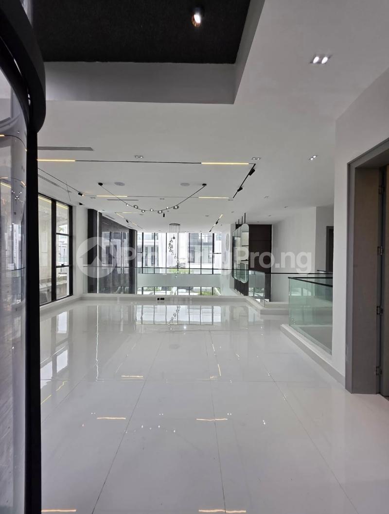 6 bedroom House for sale Lekki Lagos