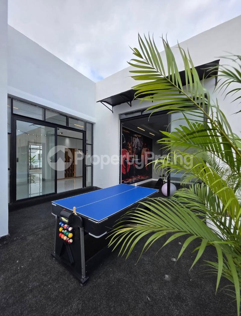 6 bedroom House for sale Lekki Lagos