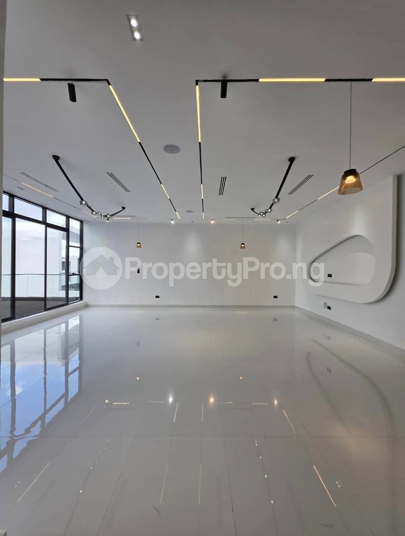 6 bedroom House for sale Lekki Lagos
