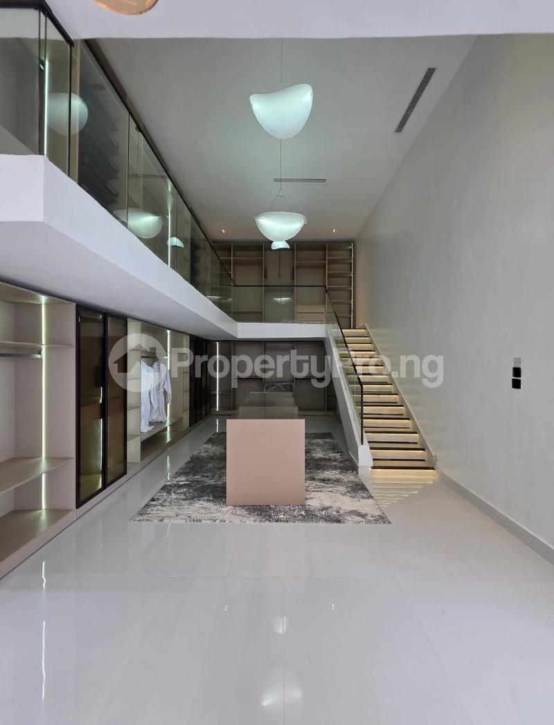 6 bedroom House for sale Lekki Lagos