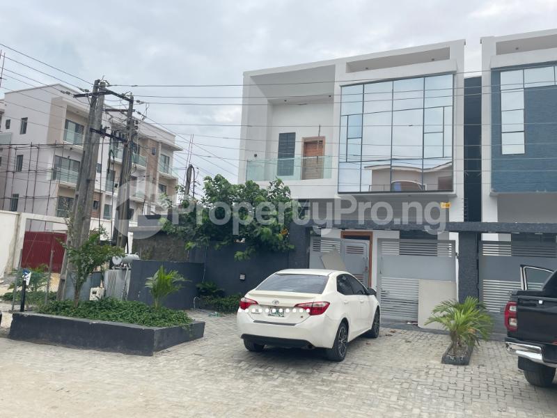4 bedroom House for sale Ologolo Lekki Lagos