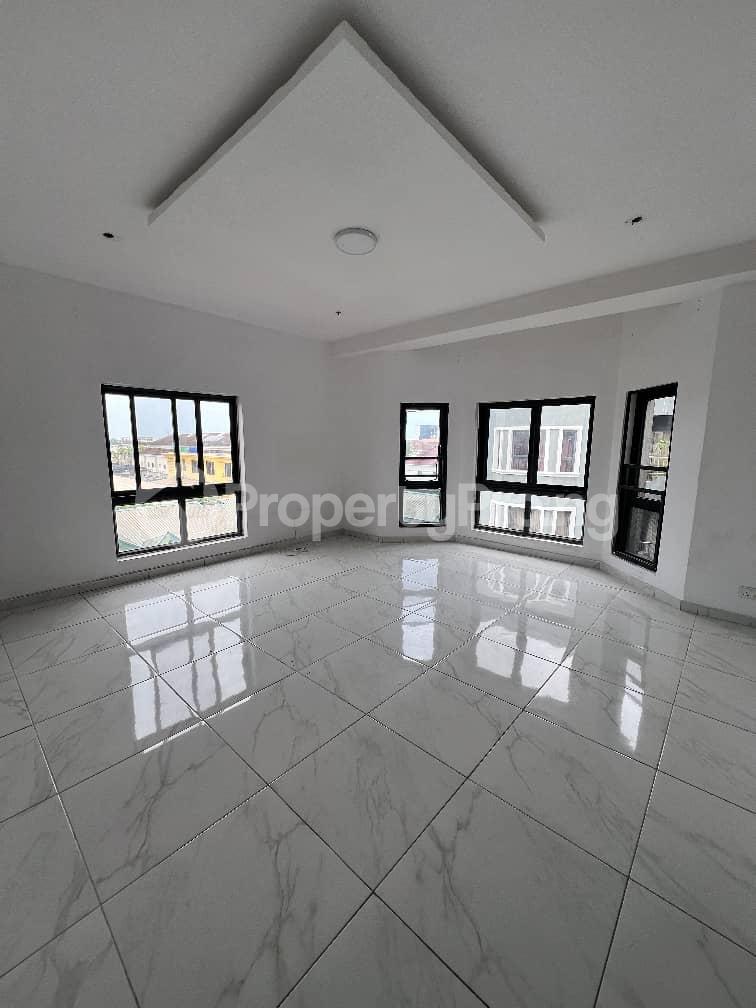 3 bedroom Flat / Apartment for rent Lekki Phase 1 Lekki Lagos