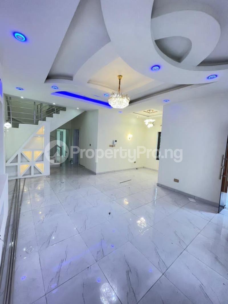 5 bedroom House for sale Estate chevron Lekki Lagos