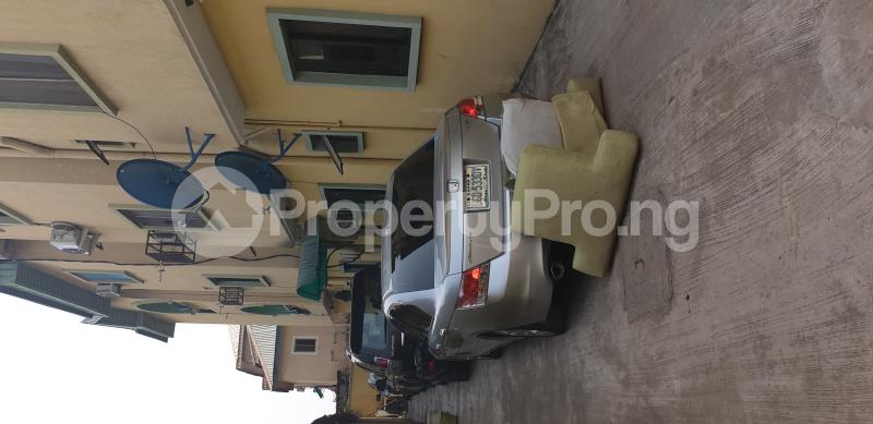 3 bedroom Flat / Apartment for rent By Hughes Avenue, Alagomeji, Yaba, Lagos. Alagomeji Yaba Lagos