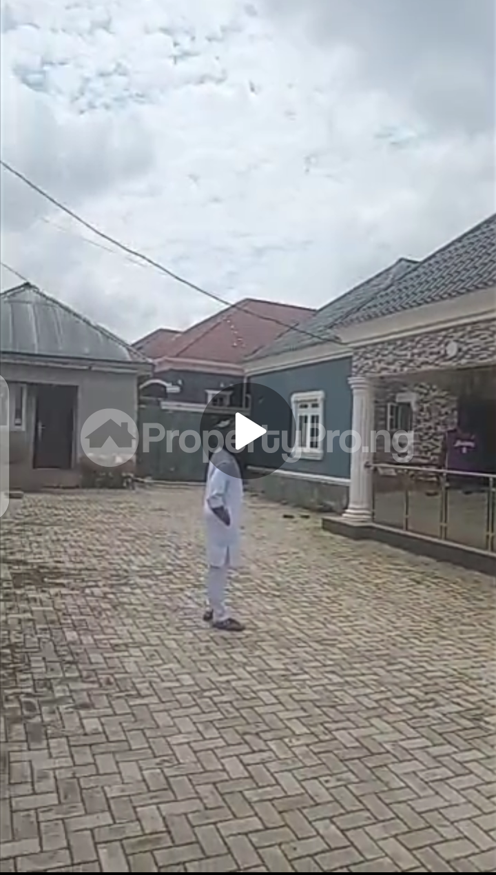 3 bedroom House for sale Von Road Lugbe, Airport Road, Lugbe Abuja