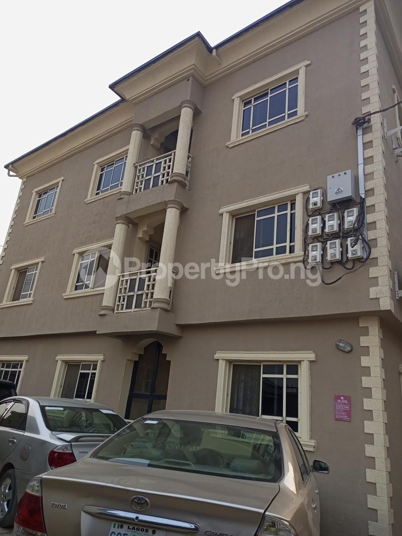 3 bedroom Flat / Apartment for rent Transformer Close To Fasheun Bridge Ago. Bucknor Isolo Lagos