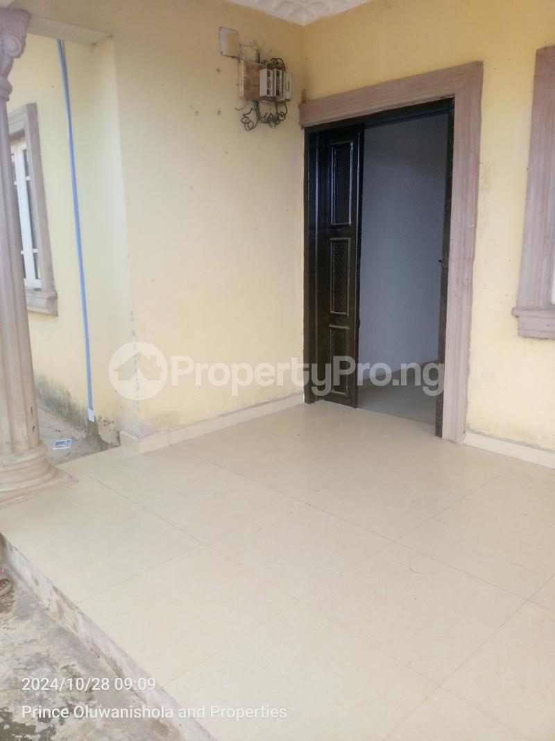 3 bedroom Flat / Apartment for rent Igbo Agbowa Off Ibeshe Road By Abuja Bus Stop Ikorodu Lagos