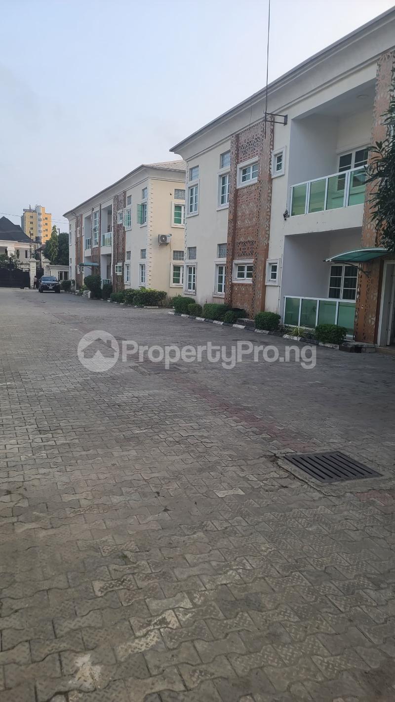 3 bedroom Flat / Apartment for rent Off Admiralty Way Lekki Phase 1 Lekki Lagos